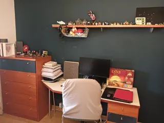 Cajonera de madera y metal Dormitorio juvenil