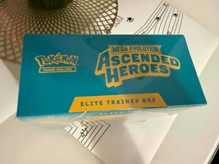 Pokemon Ascended Heroes ETB Caja Entrenador Elite