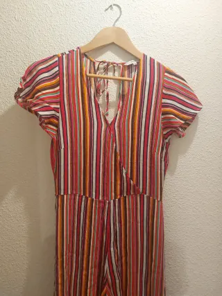 Mono corto con capa de rayas