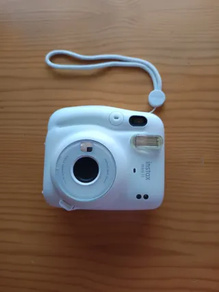 Cámara Fujifilm Instax Mini 11 Blanca