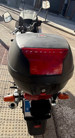 Yamaha XJ600S Diversion Plata