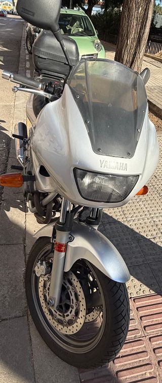 Yamaha XJ600S Diversion Plata