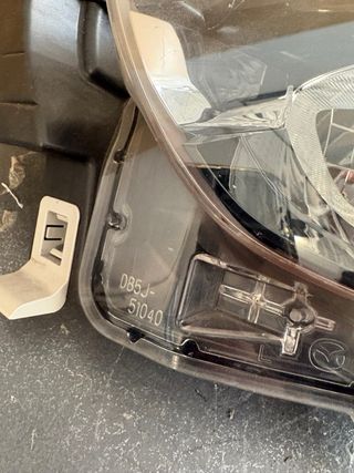 Faro Izquierdo Mazda 2 (2014-2020)