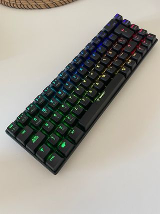 Teclado Mecánico Gaming Tempest RGB