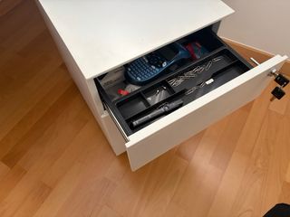 Mesa escritorio Ofiprix con cajonera y silla