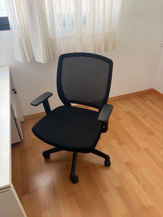 Mesa escritorio Ofiprix con cajonera y silla