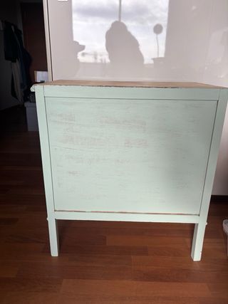 Cómoda de madera hecha a mano