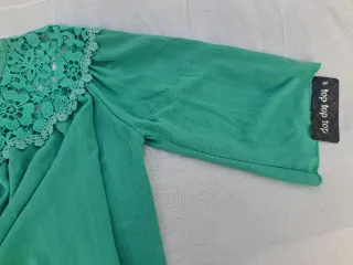 Blusa T U. Con etiquetas. Medidas en descripción