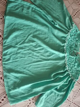 Blusa T U. Con etiquetas. Medidas en descripción