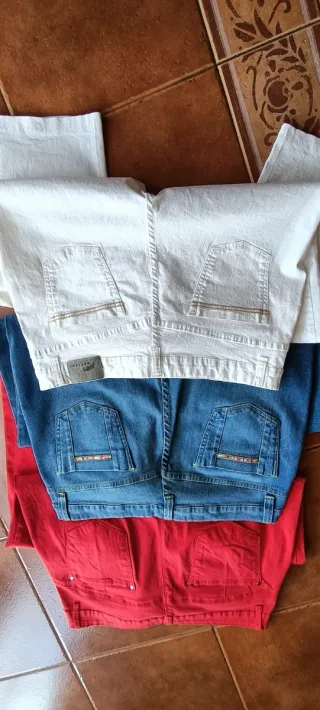 3 Pantalones señora 48 95% Algodón 5% Elastano