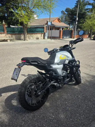 Zontes GK 125 X Plata y Negra