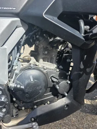 Zontes GK 125 X Plata y Negra