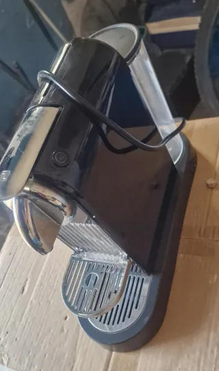 Cafetera Krups cargador y luz batería