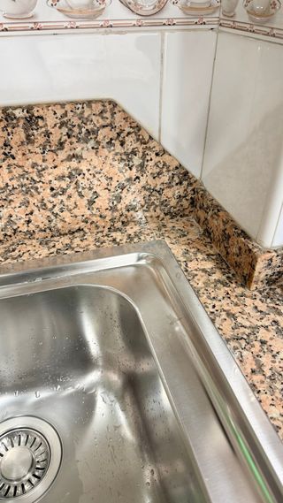 Realizo trabajos de fontanería en viviendas.