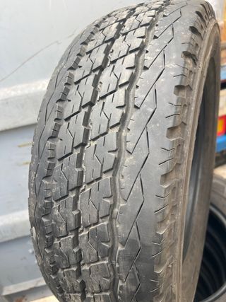 Neumático usado 215/70 R15C 109