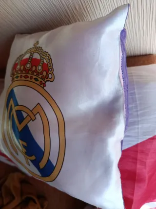 Cojín Real Madrid Satinado. No envío.