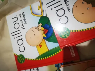 Lote de libros Caillou