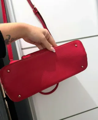 Bolso Guess Rojo-REBAJADO DE 55€