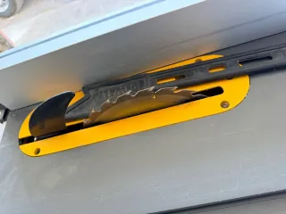 Sierra de mesa DEWALT DCS7485 54V