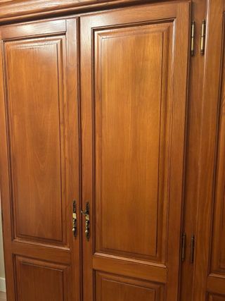 Armario ropero de madera