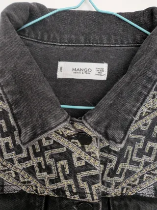 Chaqueta tejana negra, bordada