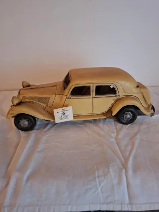 Citroën Traction Avant Metal Grande