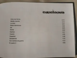 Libro y CD Héroes del SilencioSenderos de traición