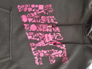 Sudadera Nike Negra con Estampado Rosa