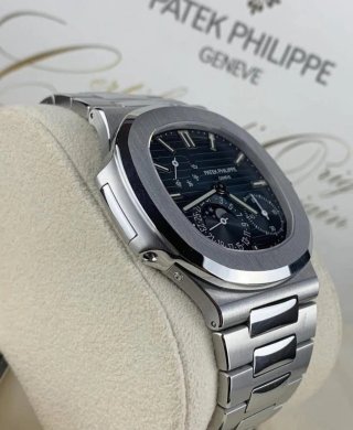Patek Philippe Nautilus 5712/1A