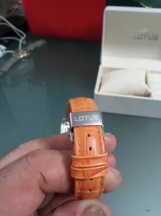 Reloj Lotus Mujer Naranja y Plata