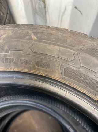 Neumático usado 215/60 R17C 104/102