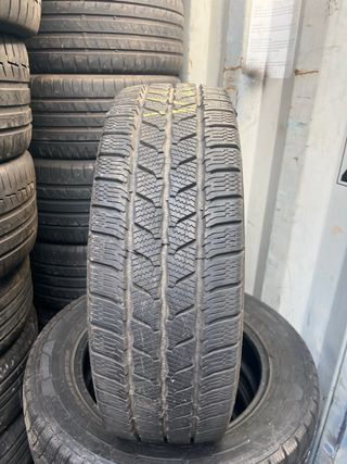 Neumático usado 215/60 R17C 104/102