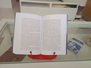 Atril para libros o tablet rojo