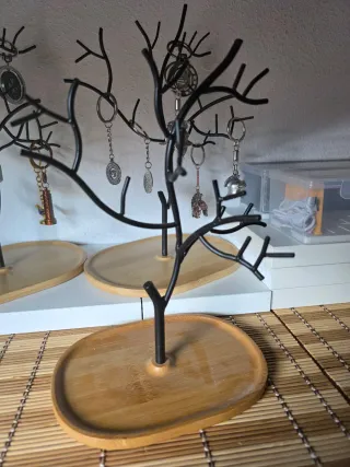 3 árboles organizadores de joyas