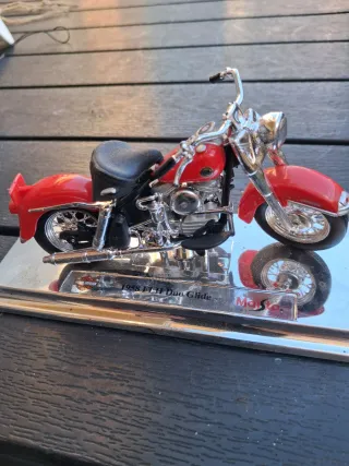 Moto Colección Roja Escala