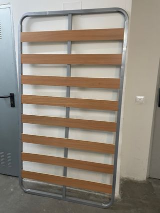 Somier láminas 1,90x1,05m con sus 4 patas