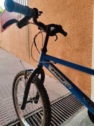 Bicicleta infantil azul Btwin