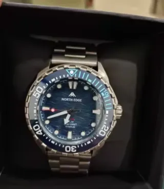 Reloj North Edge Solar 300M TITANIO Azul