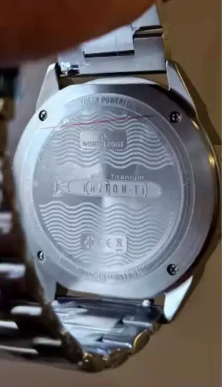 Reloj North Edge Solar 300M TITANIO Azul