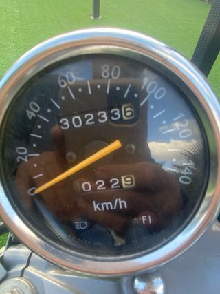 Suzuki VanVan 125 Blanca y Marron