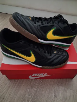 Zapatillas Nike Gato Negras y Verdes