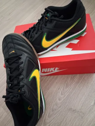 Zapatillas Nike Gato Negras y Verdes