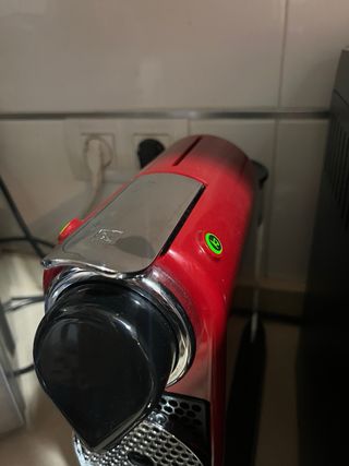 Cafetera Nespresso Citiz + Espumador de leche