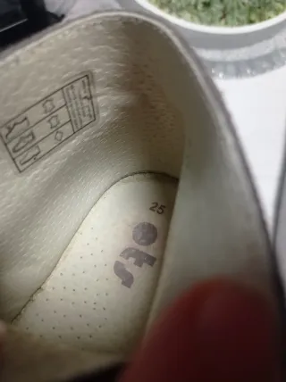 Botas piel niño T.25