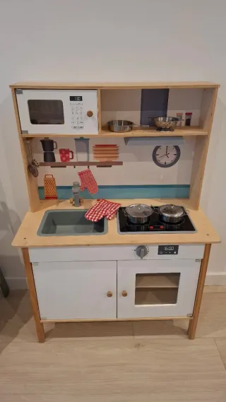 Cocinita de madera para niños