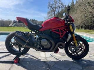 Ducati Monster 1200S Roja