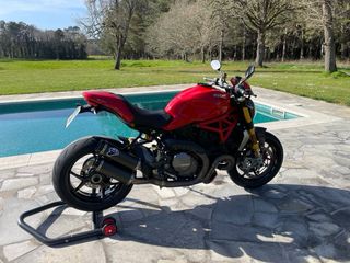 Ducati Monster 1200S Roja