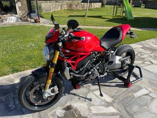 Ducati Monster 1200S Roja