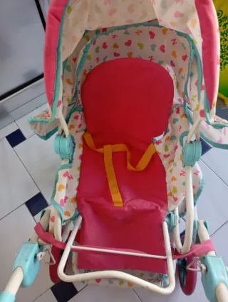 Carro de juguete para niña en muy estado.