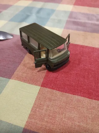 Coche miniatura metal Guisval